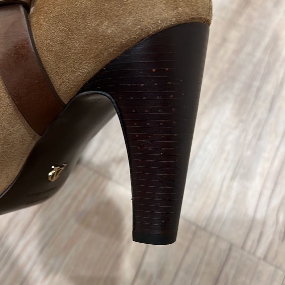 Vince Camuto VC Signature
Nikoletta Peep Toe Boots 8.5 - Picture 7 of 7